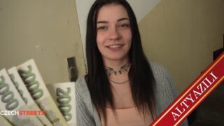 Babası Tarafından Aldatılan Mature Üvey Oğluyla İntikam Planı Kuruyor
