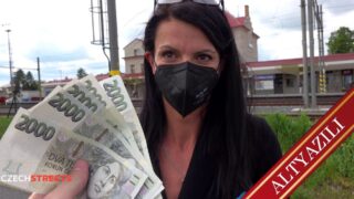 Bali Tatilinde Otelin Ortak Jakuzisinde Minyon Karımla Fantastik Bir Sikiş Yaparak Boşaldık
