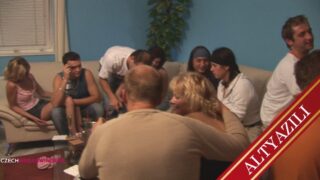 Hemşire Üvey Annem Penisimdeki Ağrı Problemini Üzerine Oturup Boşaltarak Tedavi Ediyor
